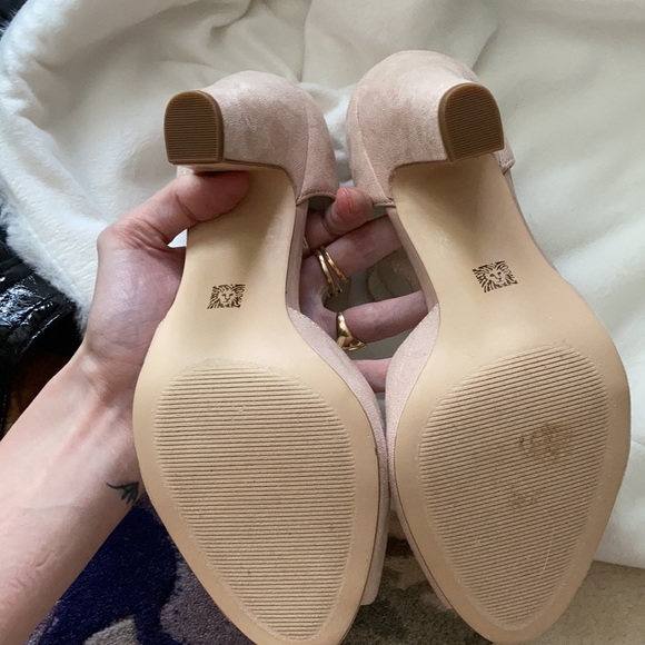 Anne Klein Heels - Picture 5 of 7